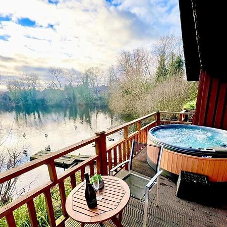 Holly Lodge 12 Hot Tub Йорк Экстерьер фото