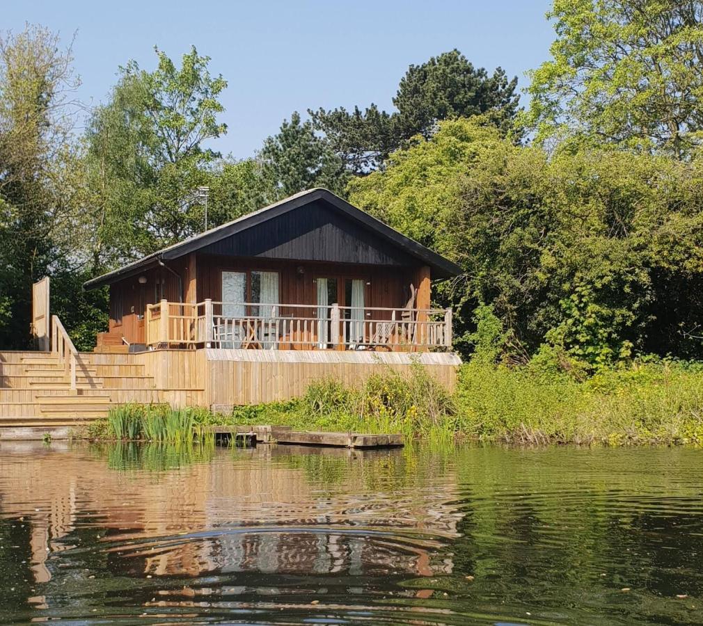 Holly Lodge 12 Hot Tub Йорк Экстерьер фото