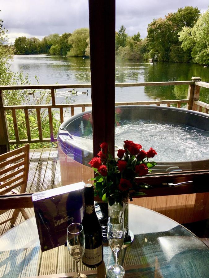 Holly Lodge 12 Hot Tub Йорк Экстерьер фото