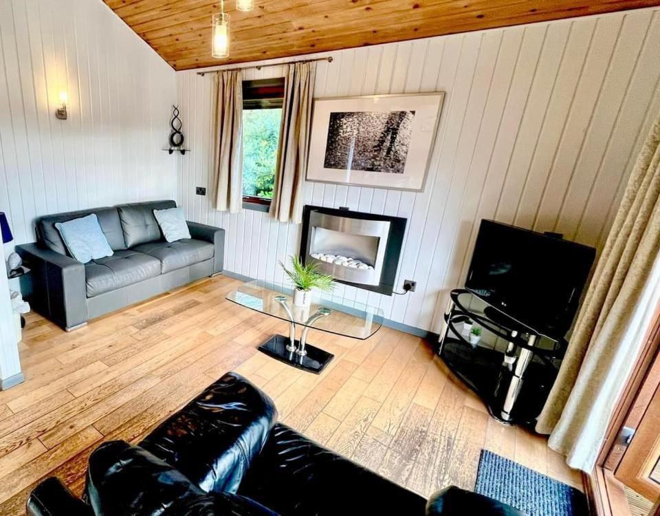 Holly Lodge 12 Hot Tub Йорк Экстерьер фото