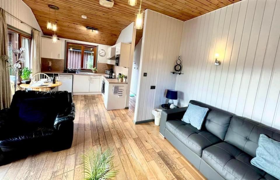 Holly Lodge 12 Hot Tub Йорк Экстерьер фото