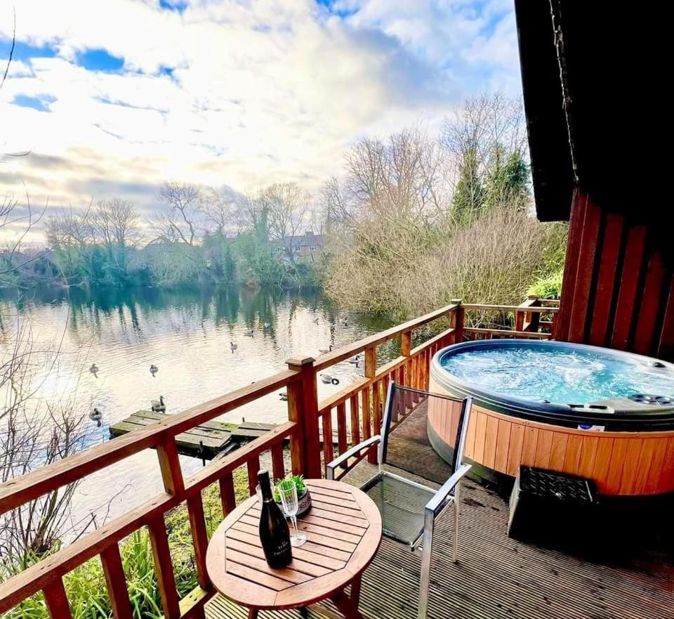 Holly Lodge 12 Hot Tub Йорк Экстерьер фото